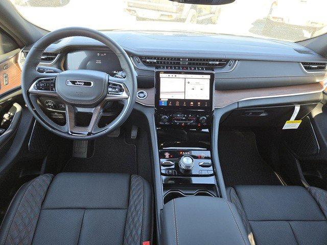 new 2025 Jeep Grand Cherokee car, priced at $56,975