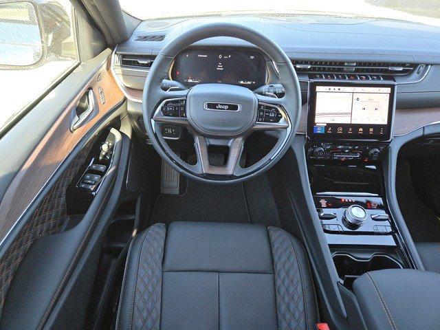 new 2025 Jeep Grand Cherokee car, priced at $56,975