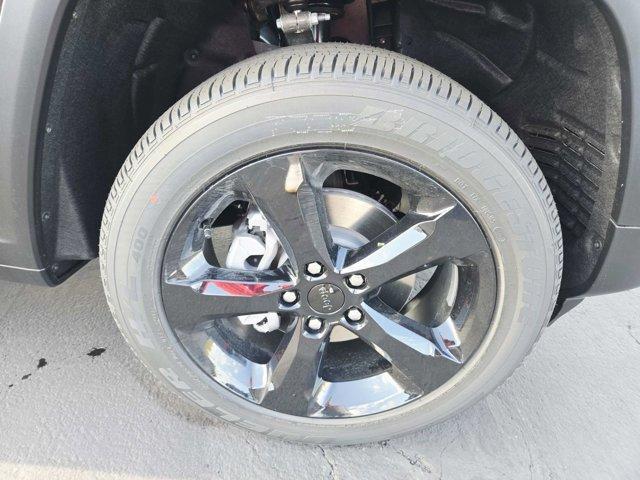 new 2025 Jeep Grand Cherokee car, priced at $40,625