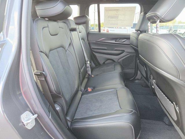 new 2025 Jeep Grand Cherokee car, priced at $40,625