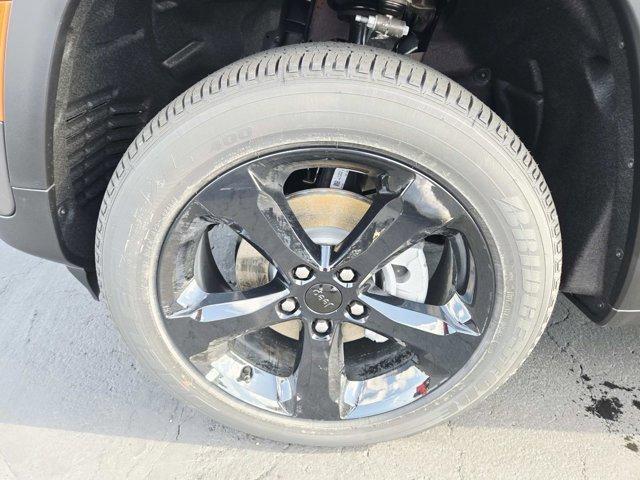 new 2025 Jeep Grand Cherokee car, priced at $40,625