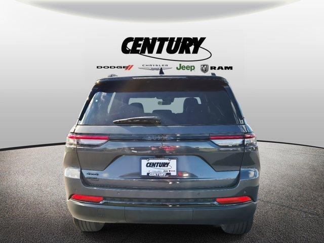 new 2025 Jeep Grand Cherokee car, priced at $40,625