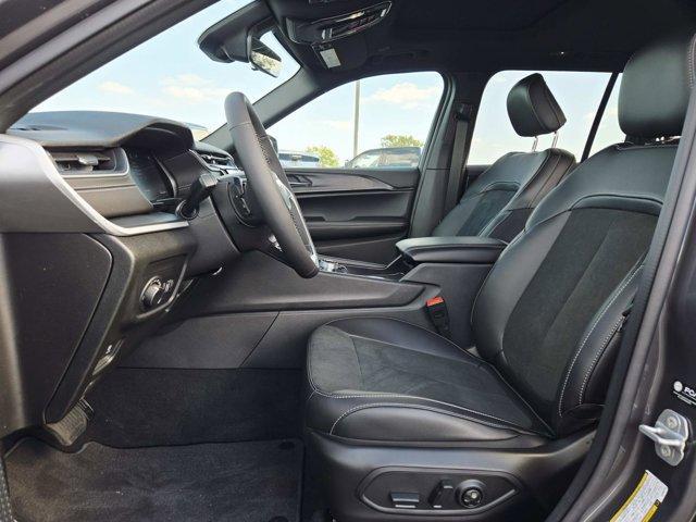 new 2025 Jeep Grand Cherokee car, priced at $40,625