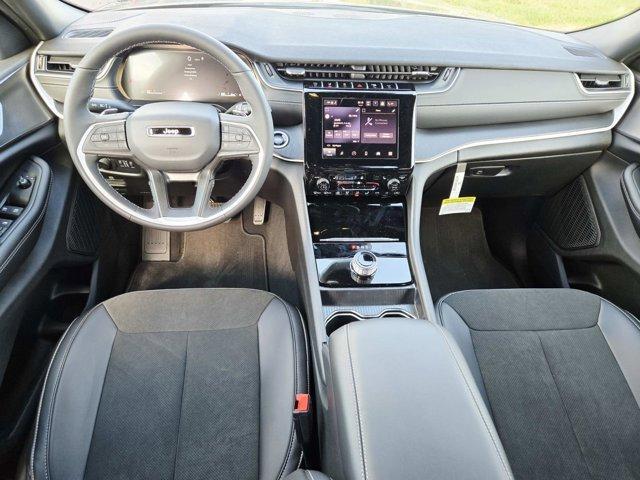 new 2025 Jeep Grand Cherokee car, priced at $40,625