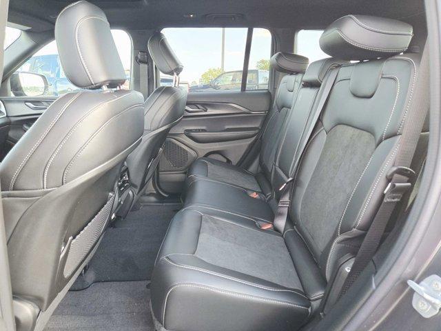 new 2025 Jeep Grand Cherokee car, priced at $40,625