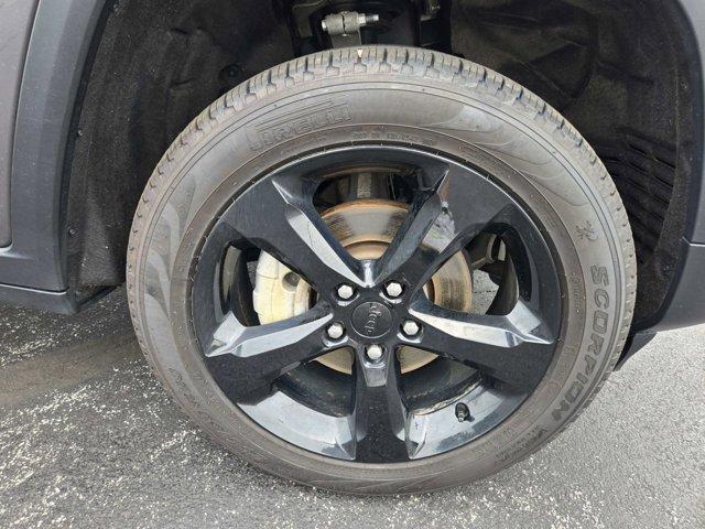 used 2024 Jeep Grand Cherokee car, priced at $40,977