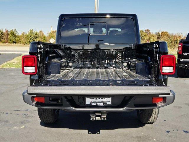 new 2026 Jeep Gladiator car, priced at $47,315