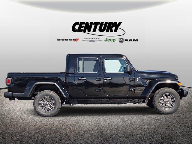 new 2026 Jeep Gladiator car, priced at $47,315
