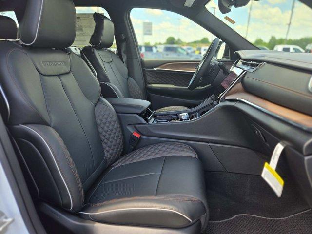 new 2025 Jeep Grand Cherokee car, priced at $57,580