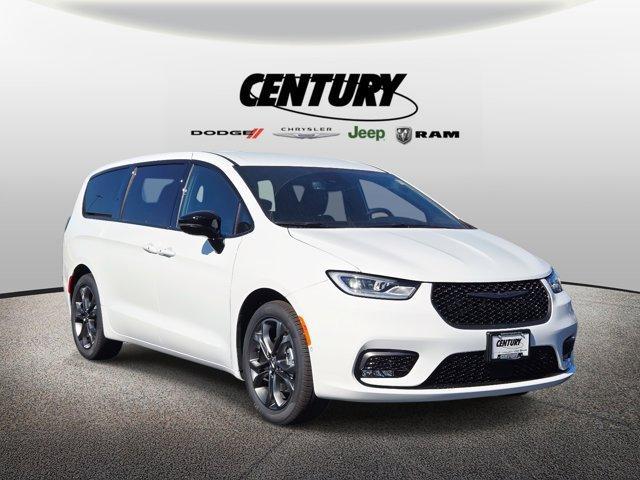 new 2026 Chrysler Pacifica car, priced at $43,540