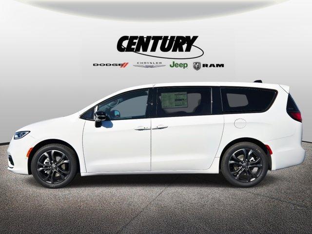 new 2026 Chrysler Pacifica car, priced at $41,540