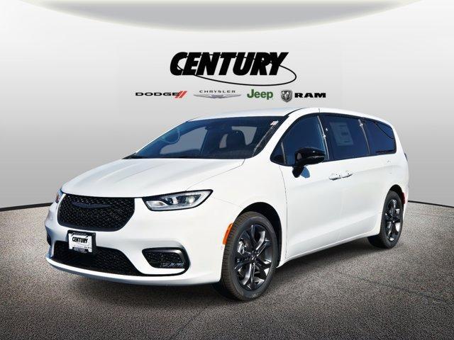 new 2026 Chrysler Pacifica car, priced at $41,540