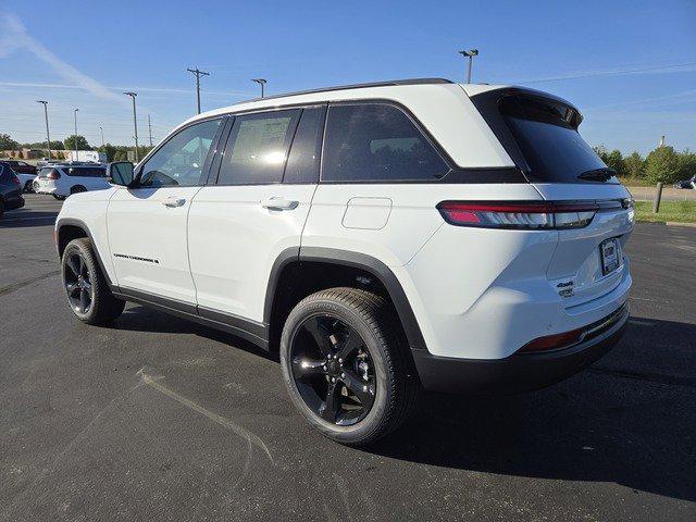 new 2025 Jeep Grand Cherokee car, priced at $45,940