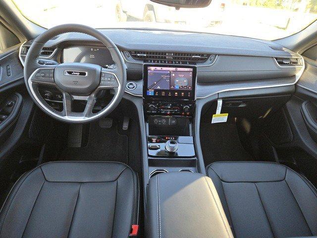 new 2025 Jeep Grand Cherokee car, priced at $45,940