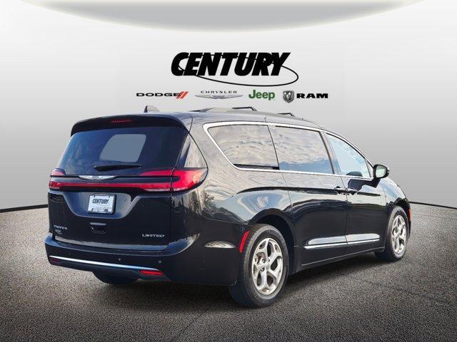 used 2023 Chrysler Pacifica car, priced at $27,977