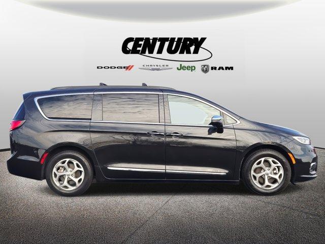 used 2023 Chrysler Pacifica car, priced at $27,977