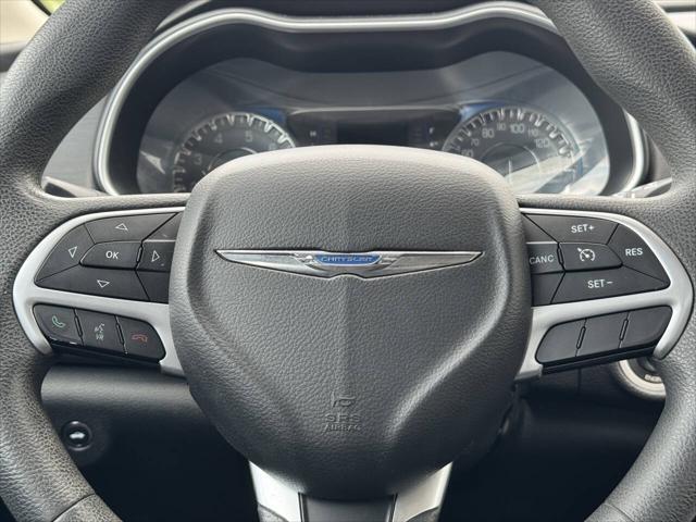used 2015 Chrysler 200 car, priced at $5,975