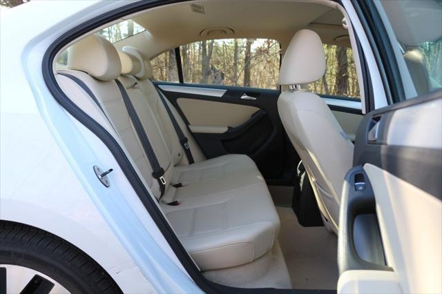 used 2014 Volkswagen Jetta Hybrid car, priced at $8,975