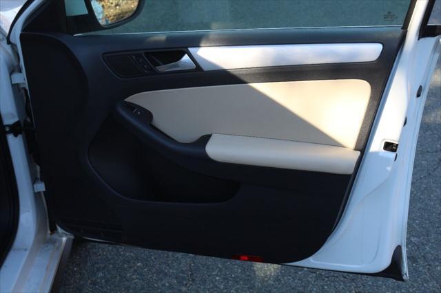 used 2014 Volkswagen Jetta Hybrid car, priced at $8,975