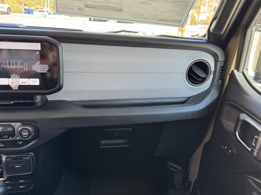 new 2025 Jeep Wrangler car, priced at $51,080