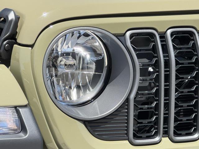 new 2025 Jeep Gladiator car, priced at $44,889