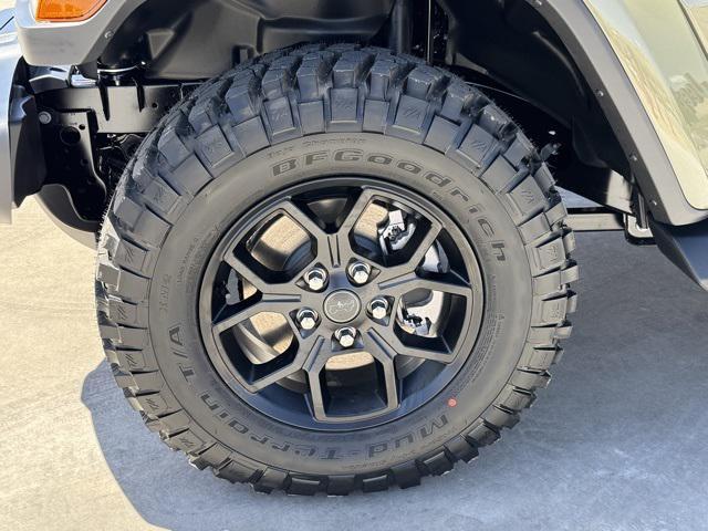 new 2025 Jeep Gladiator car, priced at $44,889