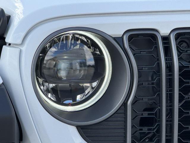 new 2025 Jeep Gladiator car, priced at $54,924