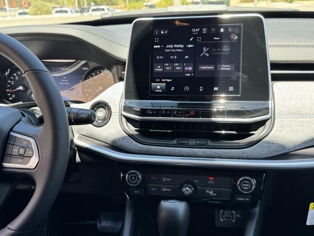 new 2025 Jeep Compass car, priced at $30,760