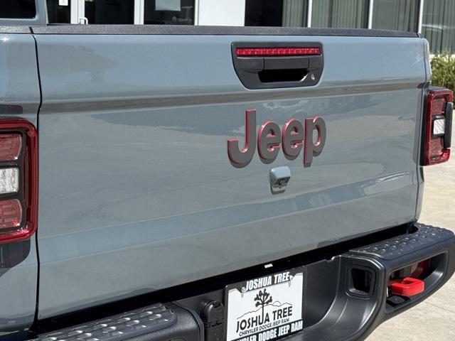new 2025 Jeep Gladiator car, priced at $49,561