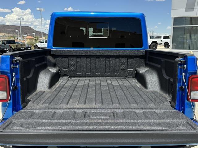 new 2025 Jeep Gladiator car, priced at $45,364