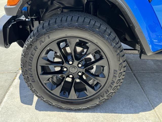 used 2025 Jeep Gladiator car, priced at $38,500