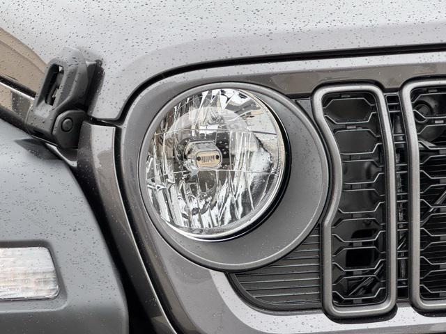new 2025 Jeep Wrangler car, priced at $37,314