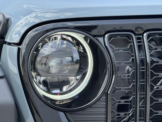 new 2025 Jeep Wrangler car, priced at $48,580