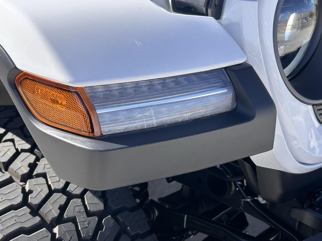 new 2025 Jeep Gladiator car, priced at $60,509