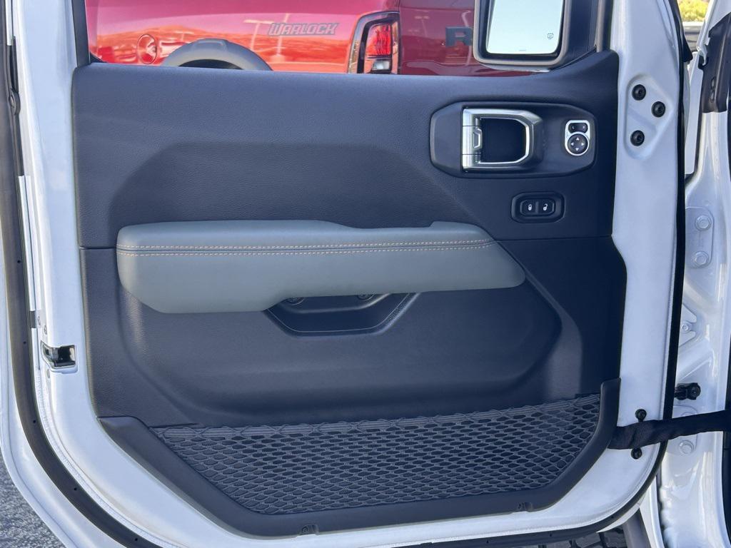 new 2025 Jeep Gladiator car, priced at $60,509