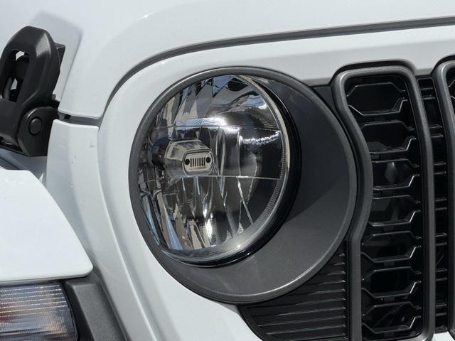 new 2025 Jeep Gladiator car, priced at $45,484