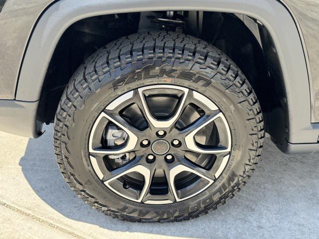 new 2025 Jeep Compass car, priced at $33,485