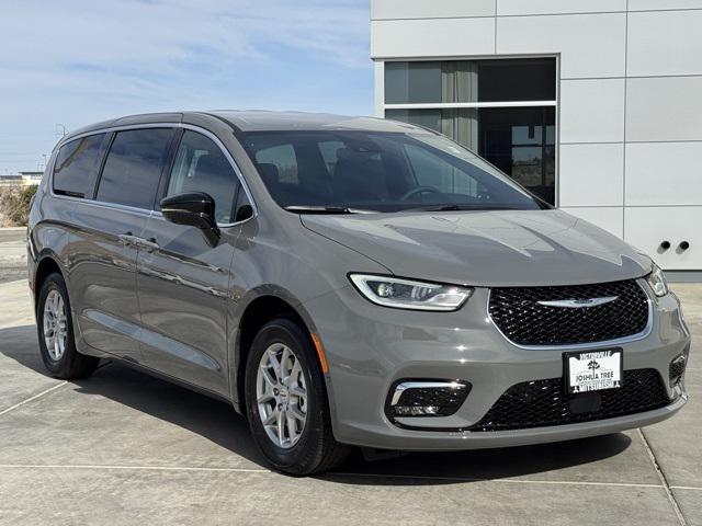 new 2025 Chrysler Pacifica car, priced at $40,302