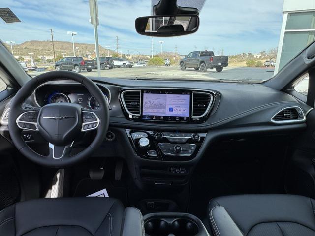 new 2025 Chrysler Pacifica car, priced at $40,302