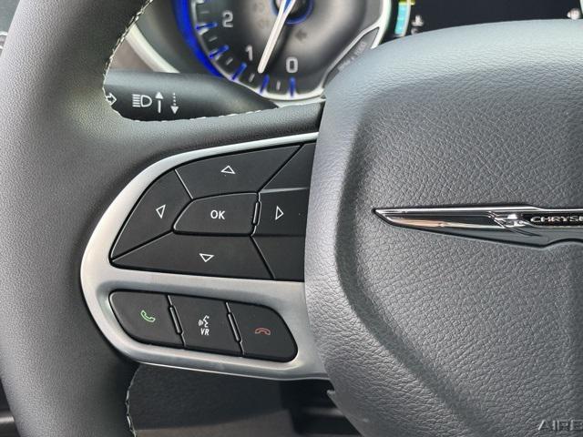 new 2025 Chrysler Pacifica car, priced at $40,302