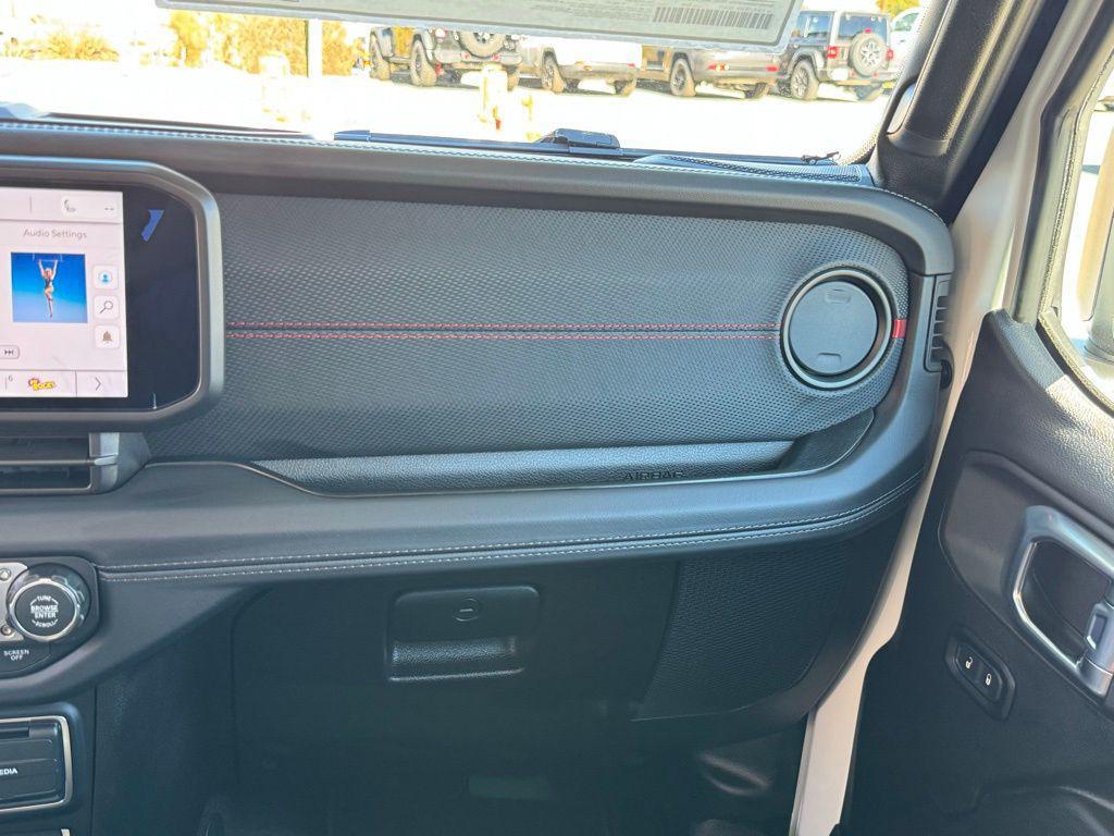 new 2026 Jeep Gladiator car, priced at $58,230