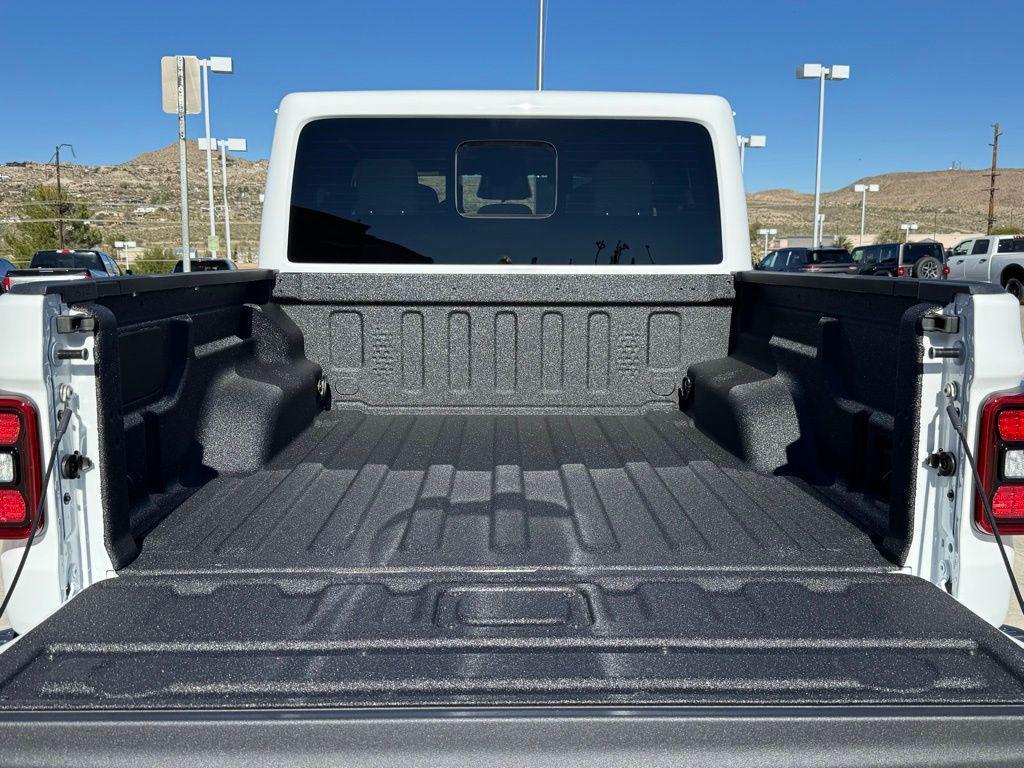 new 2026 Jeep Gladiator car, priced at $58,230