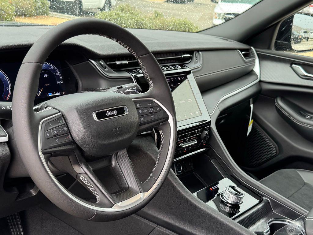new 2025 Jeep Grand Cherokee L car, priced at $44,566