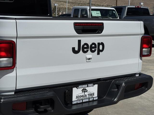 new 2025 Jeep Gladiator car, priced at $41,354