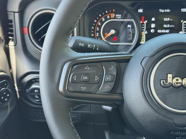 new 2025 Jeep Gladiator car, priced at $55,004