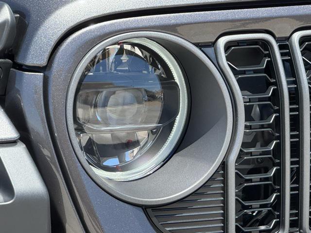 new 2025 Jeep Gladiator car, priced at $55,004