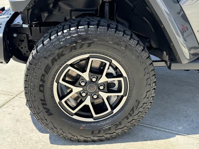 new 2025 Jeep Gladiator car, priced at $55,004