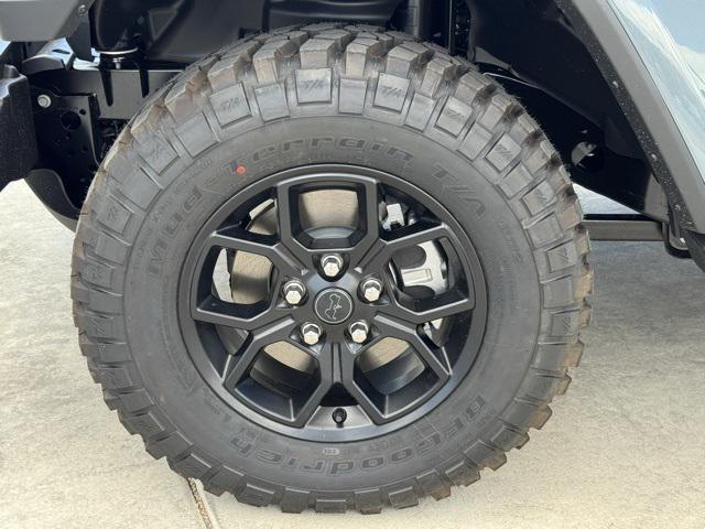 new 2025 Jeep Gladiator car, priced at $45,364