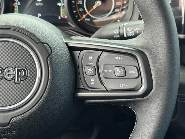 new 2025 Jeep Gladiator car, priced at $45,364