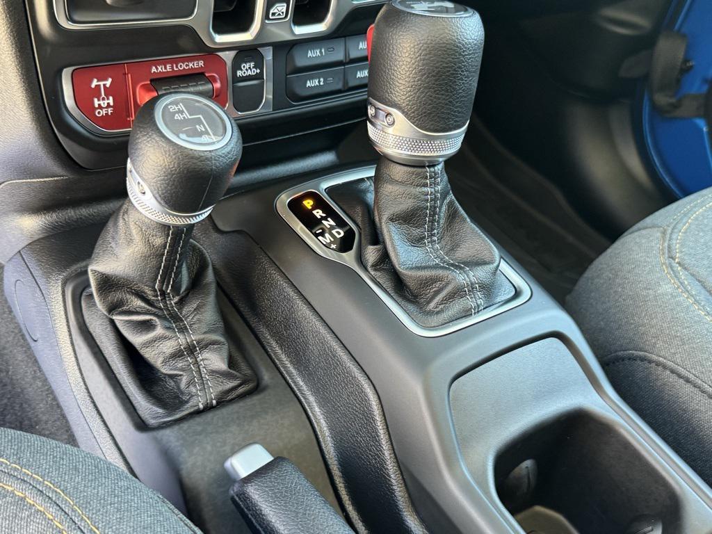 new 2025 Jeep Wrangler car, priced at $53,075